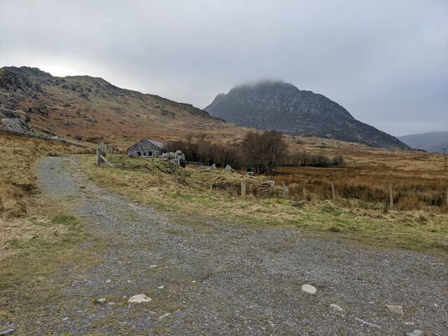 Looking up to Caseg Fraith © David Medcalf :: Geograph Britain and Ireland