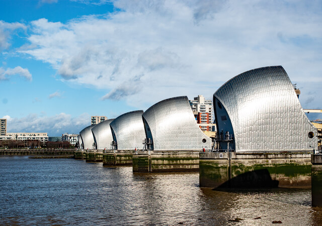 Woolwich : Thames Barrier