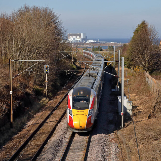 The East Coast Main Line at © Walter Baxter cc-by-sa/2.0 :: Geograph Britain and Ireland