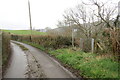 Llwybr yn gadael yr heol / Path exiting the road