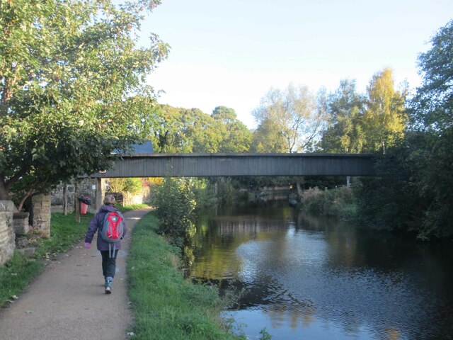 Footbridge over Leeds and Liverpool Canal