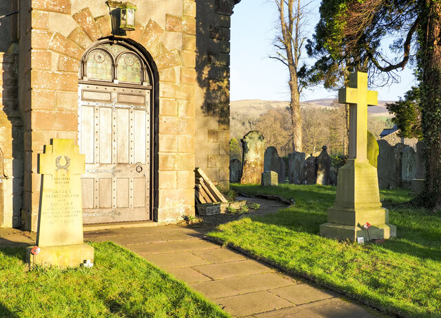 Gravestones and war memorials at St. Peter's Church