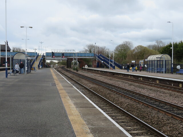 Church Fenton Station © Gordon Hatton cc-by-sa/2.0 :: Geograph Britain ...