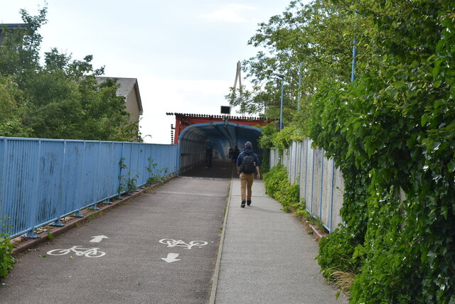 Footpath To Covered Footbridge © N Chadwick Cc-by-sa/2.0 :: Geograph ...