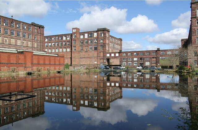 Mutual Mills, Heywood – 10 © Alan Murray-rust Cc-by-sa 2.0 :: Geograph 