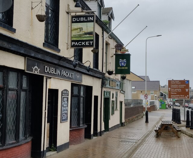 Two Pubs In Holyhead © Mat Fascione :: Geograph Britain And Ireland