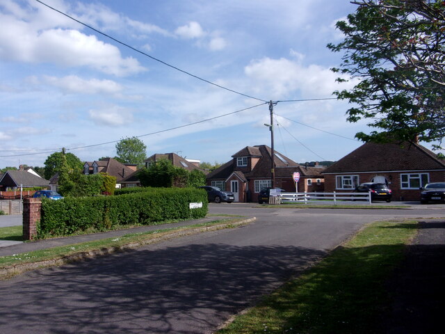 Approaching the junction of Christmas Pie Avenue and Culls Road
