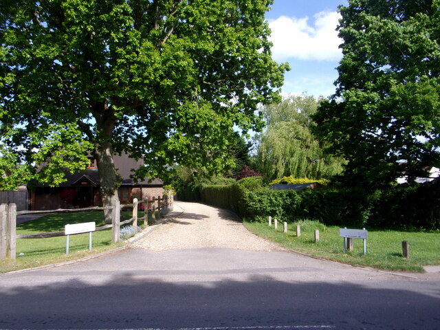 Looking from Glaziers Lane into Crossways