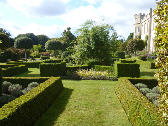 Deene Park Estate [21] © Michael Dibb cc-by-sa/2.0 :: Geograph Britain ...