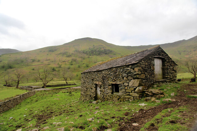 Field barn at the foot of Dovedale