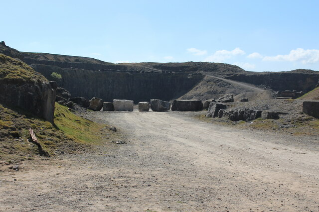Barrier of boulders, Llangynidr Quarry