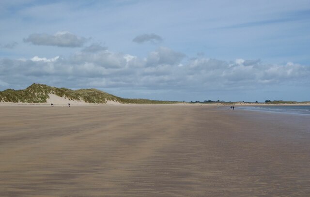The huge expanse of sand at Beadnell Bay