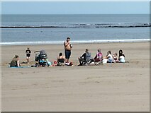TA0684 : Extended family on Cayton Sands by Oliver Dixon