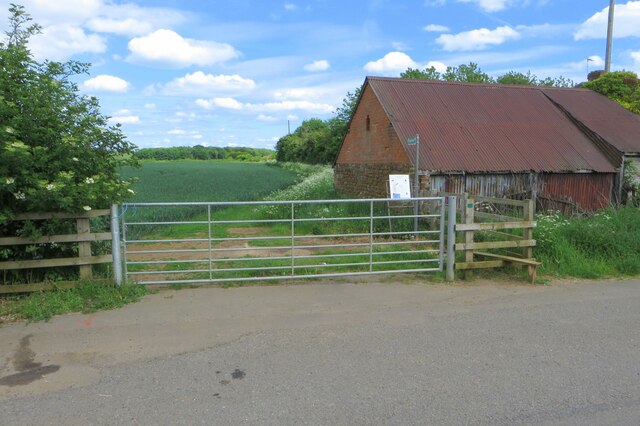 Footpath to Calves Close Spinney