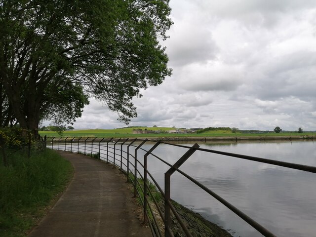 Path at the confluence of the Cart and Clyde