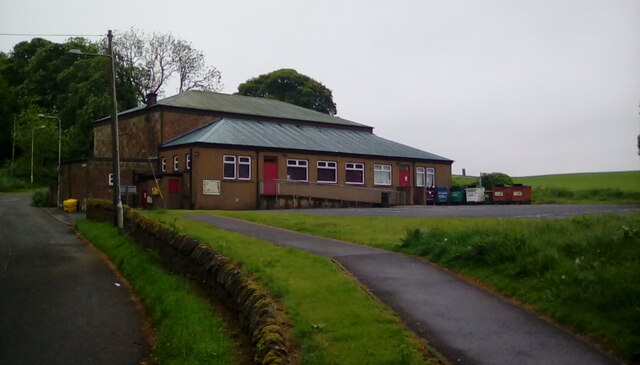 Strathmiglo Village Hall © Patrick cc-by-sa/2.0 :: Geograph Britain and ...