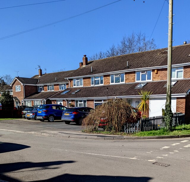 Lake Lane houses, Frampton on Severn © Jaggery cc-by-sa/2.0 :: Geograph