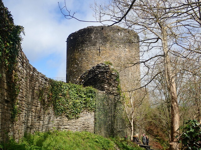 Cilgerran Castle tower overlooking the Teifi gorge