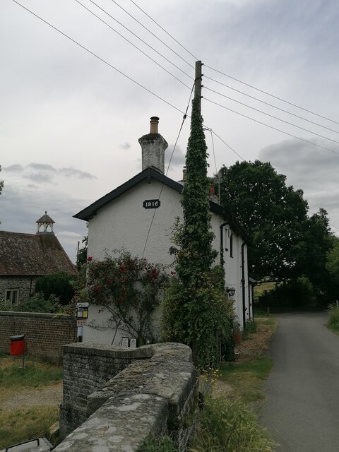 Lock keeper's cottage (Church Lock)
