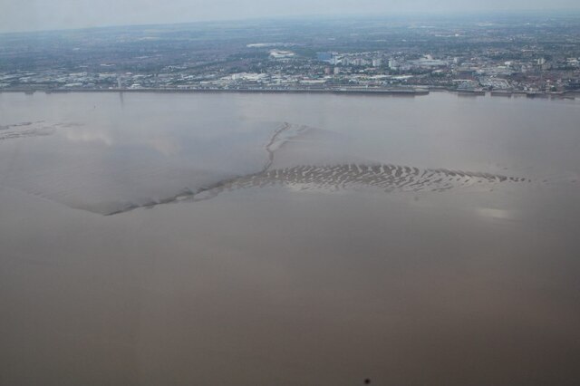 Low tide on River Humber south of Hull: aerial 2022 (1)