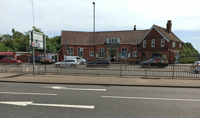 Three Bridges railway station