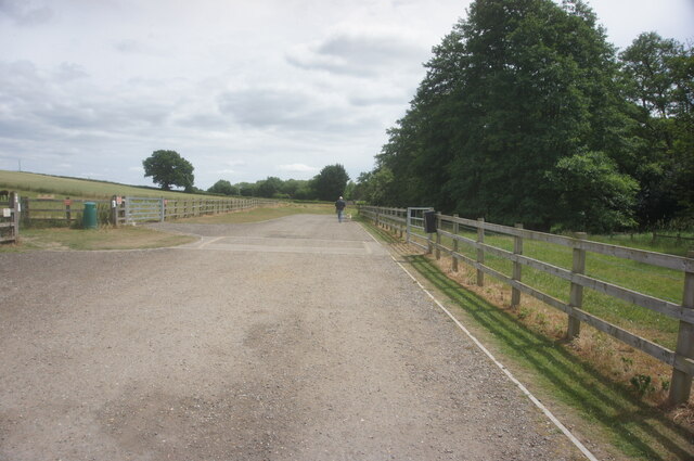 Path towards Tewin Mill House © Ian S cc-by-sa/2.0 :: Geograph Britain ...