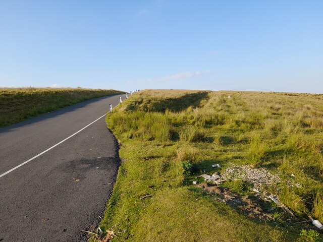 Junction of Road & Sunken Trackway
