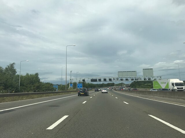 Matrix gantry M25 northbound