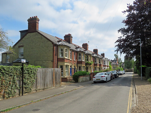 Newnham: terraced houses on Grantchester Meadows