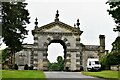 Fonthill Bishop: Archway