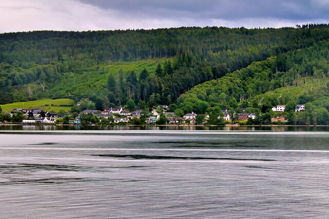 Loch Ness, Dores