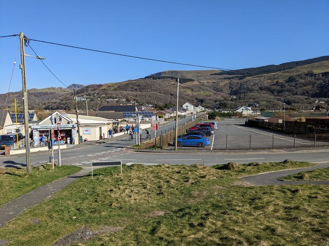Road junction and car park in Fairbourne