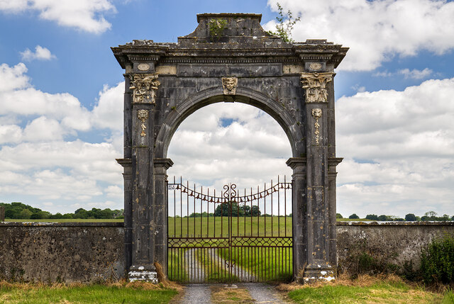 Ireland in Ruins: Rosmead Gate, Co. Westmeath (1)