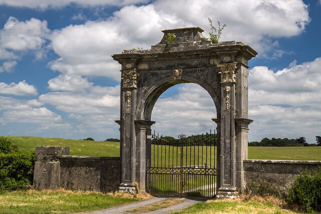 Ireland in Ruins: Rosmead Gate, Co. Westmeath (2)