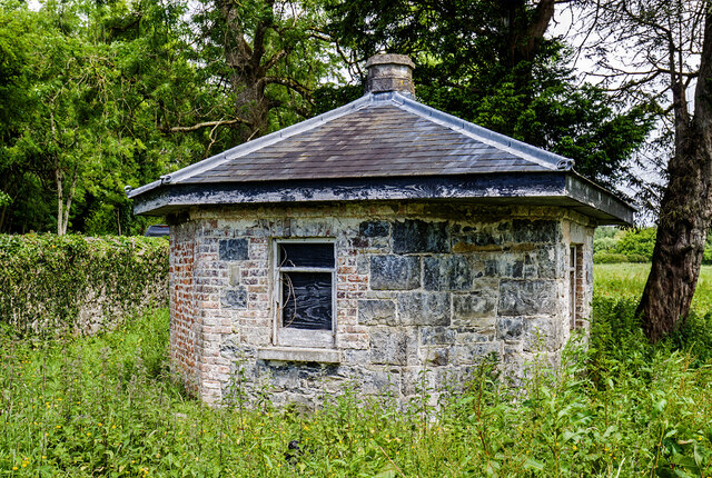 Jamestown, Co. Leitrim - gate lodge (2)