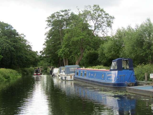 Sutton Green - River Wey Navigation