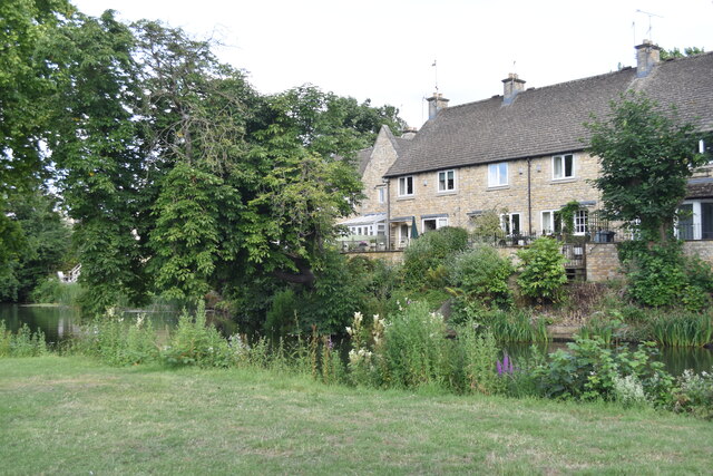 Houses beside the River Welland, Stamford