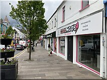 H4572 : Cool Moo’s, High Street, Omagh by Kenneth  Allen