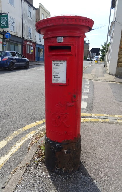 George VI postbox on The Terrace, Gravesend