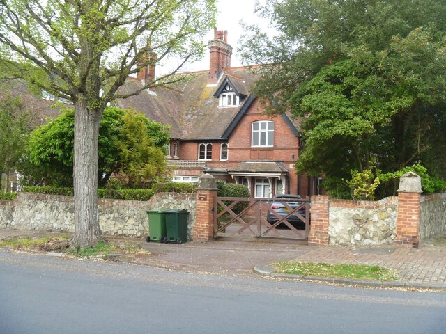 Eastbourne Houses 29 © Michael Dibb Cc By Sa20 Geograph Britain