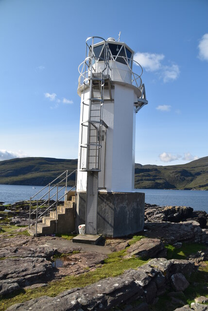 Rhue Lighthouse © N Chadwick cc-by-sa/2.0 :: Geograph Britain and Ireland