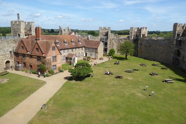 The Red House and Workhouse, Framlingham... © Philip Halling cc-by-sa/2 ...