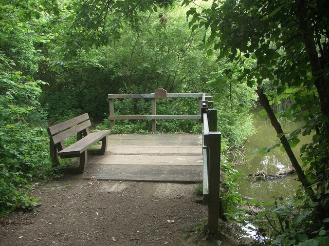 Seat and viewing platform at Frog Pond Wood Local Nature Reserve, Pyle