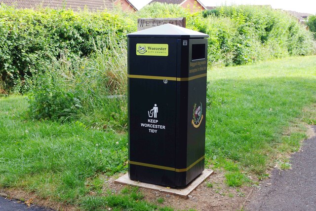 Large litter bin, Power Park, St. Peter's, Worcester