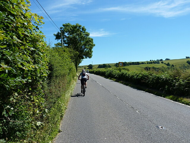 Riding into Dolfor from the north