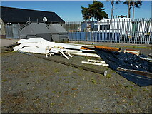 SO0483 : Turbine debris behind the site office by Richard Law