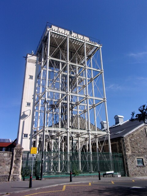 Water tower, Bristol Street: mid July 2022