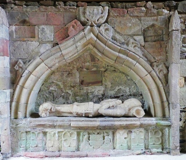 Bute - Rothesay - St. Mary's Chapel - Knight's Tomb