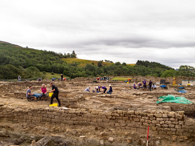 Vindolanda : archaeologists at work