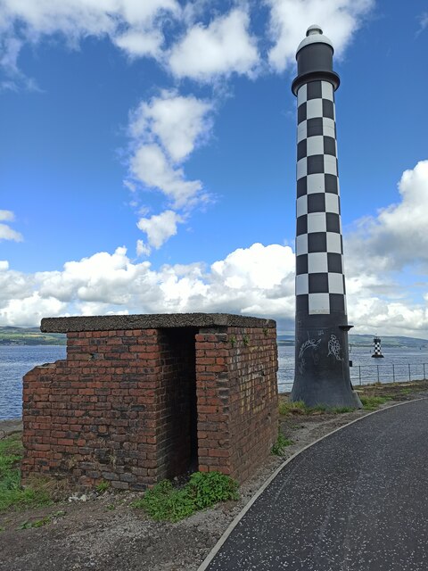 Mirren's Shore lighthouse l